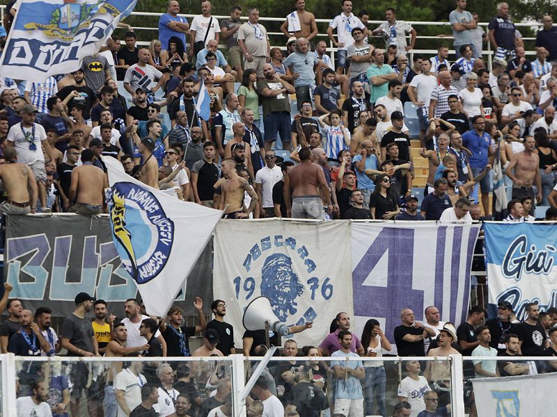 Gli striscioni allo stadio, i dettagli, foto 1