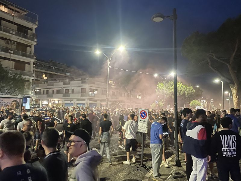 Il racconto del raduno dei tifosi biancazzurri contro la società, foto 1