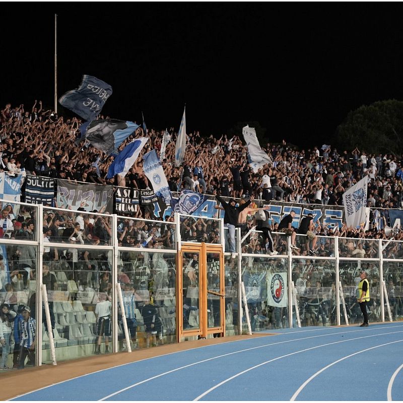 IL TIFO ORGANIZZATO A PESCARA – Dalla Curva a “Tutto lo Stadio